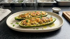 Zapékaná cuketa se sýrem: jednoduchá večeře, která zasytí a nezabere moc práce