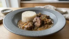 Dušené vepřové ledvinky na cibulce: jak je udělat jemné a bez zápachu